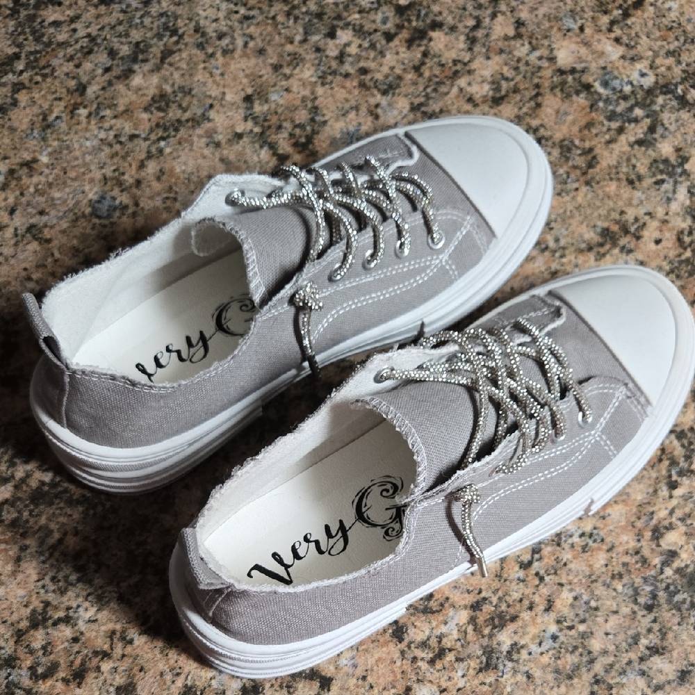 Very G Gray and White Minimalist Sneakers